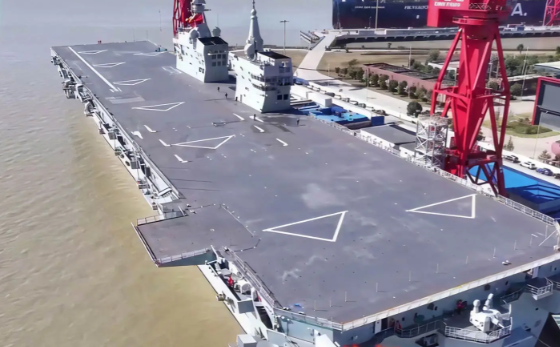 四川舰可成为“无人机航母” 076首舰四川舰顺利完成首次航行试验 四川舰可成为“无人机航母” 076首舰四川舰顺利完成首次航行试验