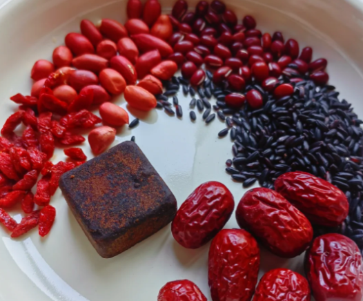 五红汤真的下奶吗 给哺乳期孕妇熬制五红汤可以加入哪些药材