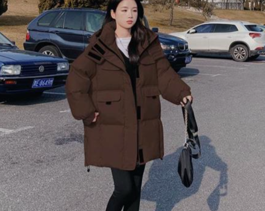 面包服配运动卫裤休闲舒适（面包服的冬日懒人风穿搭2025）