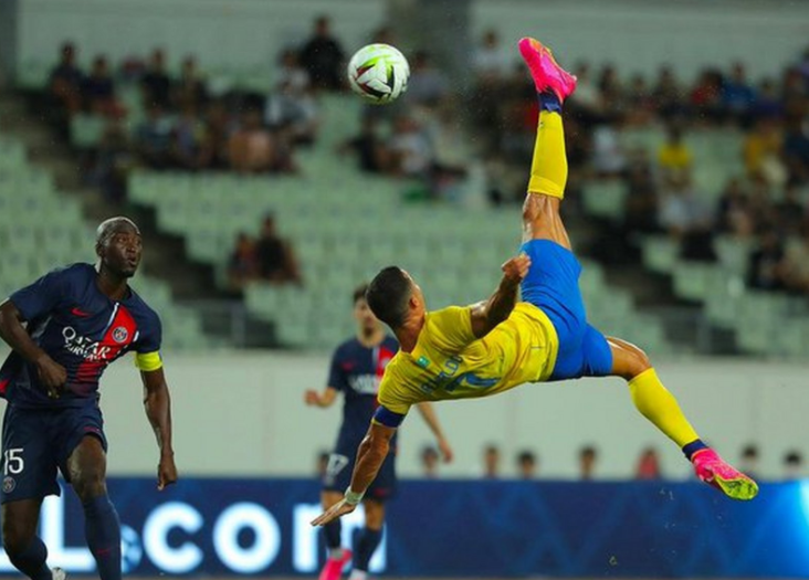 C罗惊世倒钩闪耀沙特赛场(40岁C罗精彩倒钩破门) C罗惊世倒钩闪耀沙特赛场(40岁C罗精彩倒钩破门)