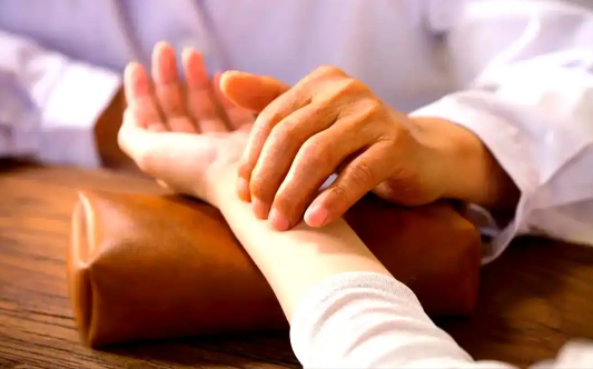 涩脉的脉象和主病有哪些 女人出现涩脉可能是什么疾病造成的