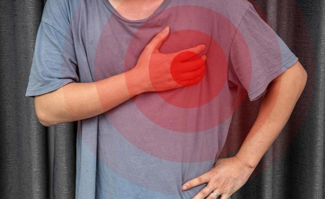 六旬老人做14个单杠大回环突发心梗(单杠憋气发力导致血压骤升) 六旬老人做14个单杠大回环突发心梗(单杠憋气发力导致血压骤升)