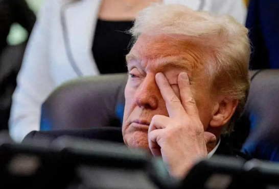 特朗普:俄乌和平协议非常接近达成 28点新计划修改并缩减为19点 特朗普:俄乌和平协议非常接近达成 28点新计划修改并缩减为19点