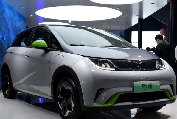 新能源车销量占比首次过半！新能源汽车月销量171.5万辆同比增长20%