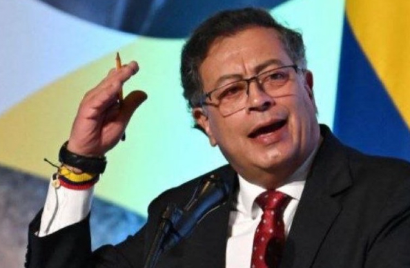 美国对委内瑞拉开始施压行动 哥伦比亚总统称美国欲夺取委石油资源