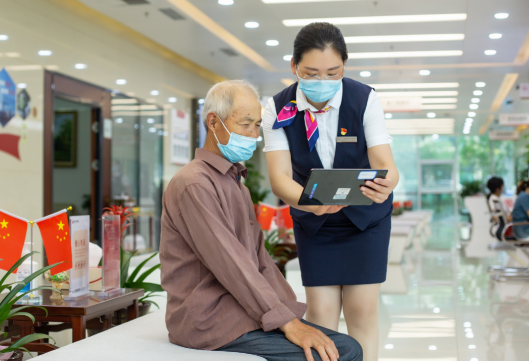 2024年老年用品市场规模达5.4万亿元 2024年我国老年人口占比达到15.6% 2024年老年用品市场规模达5.4万亿元 2024年我国老年人口占比达到15.6%