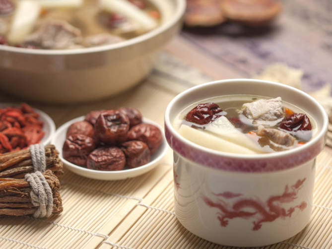 冬季如何预防便秘？2025年冬季润肠通便饮食技巧