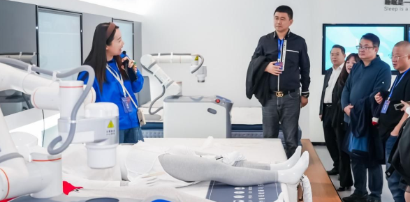 2024年老年用品市场规模达5.4万亿元 2024年我国老年人口占比达到15.6% 2024年老年用品市场规模达5.4万亿元 2024年我国老年人口占比达到15.6%