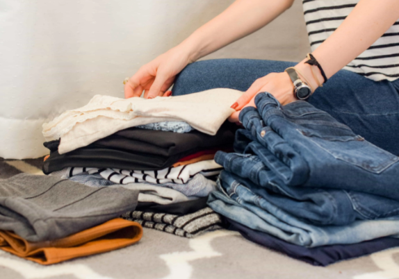 长期没穿的衣服藏健康隐患 长期存放的换季衣物可能错在过敏原