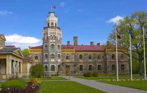 格鲁斯特大学本科文凭在国内含金量高吗 格鲁斯特大学留学费用平均一年多少