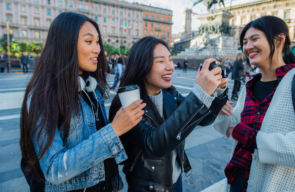 中国免签政策在全球赢得更多回响 深圳机场口岸出入境人员首次突破600万人次 中国免签政策在全球赢得更多回响 深圳机场口岸出入境人员首次突破600万人次
