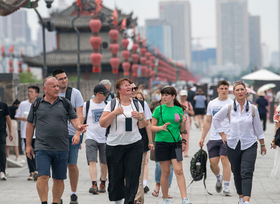 中国免签政策在全球赢得更多回响 深圳机场口岸出入境人员首次突破600万人次 中国免签政策在全球赢得更多回响 深圳机场口岸出入境人员首次突破600万人次