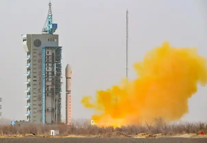 中国成功发射实践二十八号卫星(长七改今年第五飞圆满成功)