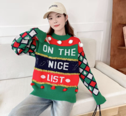 圆领毛衣配背带裤俏皮可爱（圆领毛衣的冬日童趣风穿搭2025）