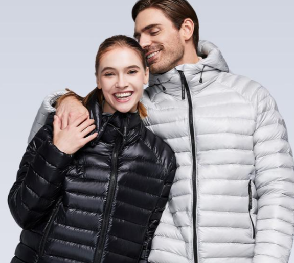 “排骨羽绒服”成冬季爆款！2025年冬天流行“排骨羽绒服”潮人都在跟风