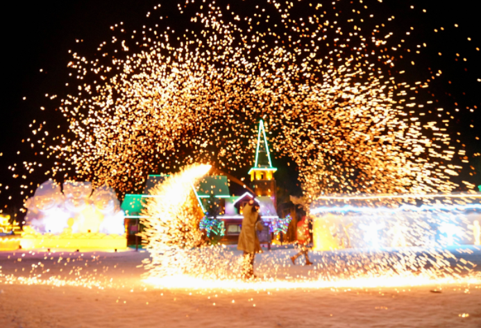 冰雪旅游快速升温,广东多所高校寒假超过50天 冰雪旅游快速升温,广东多所高校寒假超过50天