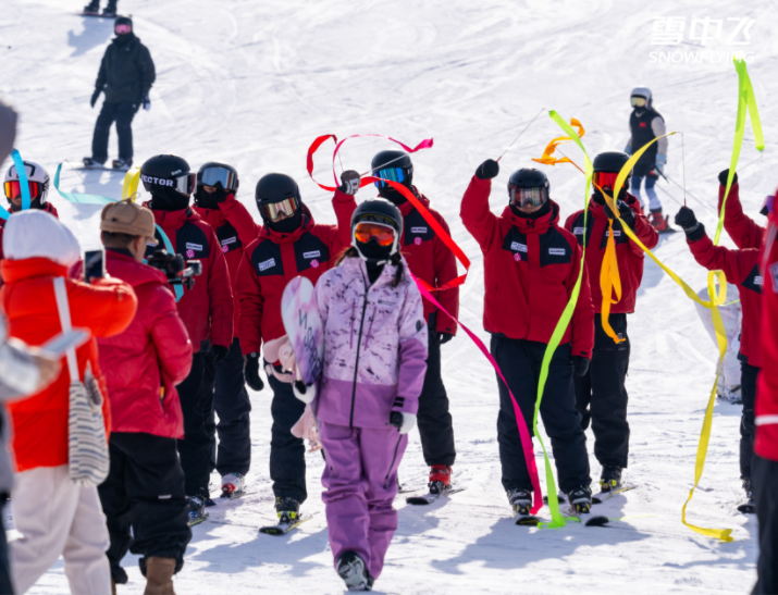 突破流量内卷,雪中飞以品牌IP123大众冰雪季切入近万亿冰雪经济赛道 突破流量内卷,雪中飞以品牌IP123大众冰雪季切入近万亿冰雪经济赛道