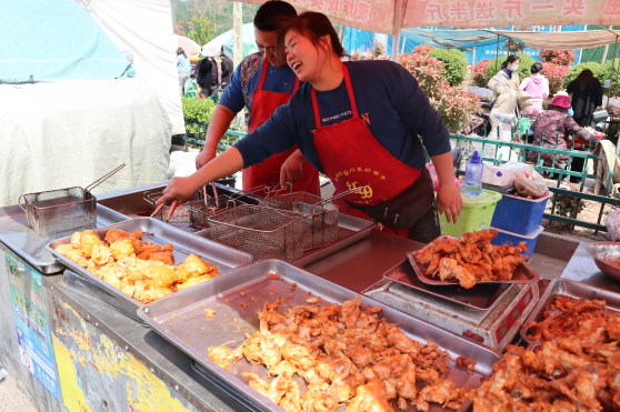 10万人赶曹洼大集到底在“赶”什么 曹洼大集单次开集来客超过10万人 10万人赶曹洼大集到底在“赶”什么 曹洼大集单次开集来客超过10万人