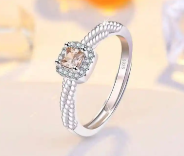 胖东来小方糖戒指爆火！胖东来小方糖戒指169元1克拉引抢购