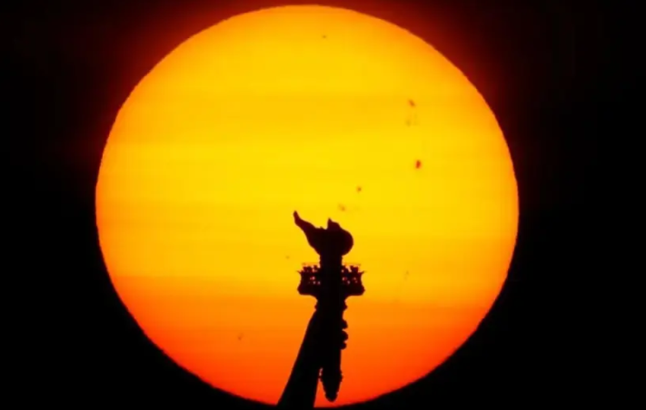 太阳脸上长雀斑是啥情况?太阳脸上的雀斑个头不小数量可观 太阳脸上长雀斑是啥情况?太阳脸上的雀斑个头不小数量可观