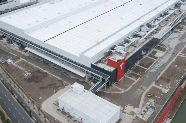 特斯拉上海超级工厂下线第400万辆车 国产特斯拉汽车零部件国产化率超95%