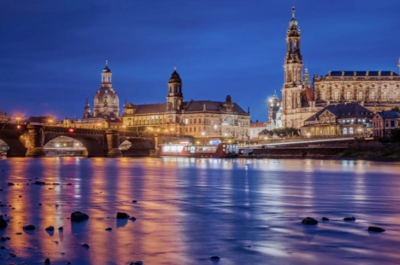 德国10月工业新订单环比增长1.5% 2026年德国GDP增速预计仅为0.9%