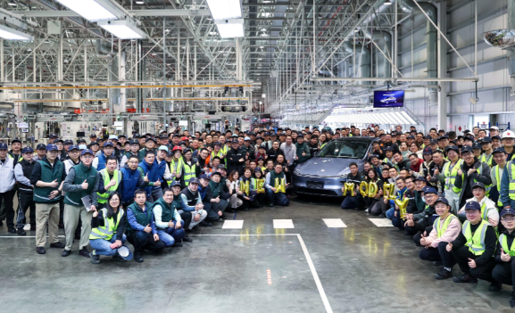 特斯拉上海超级工厂下线第400万辆车 国产特斯拉汽车零部件国产化率超95%