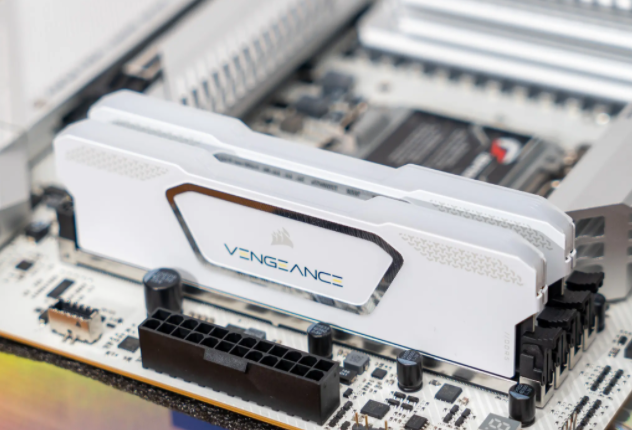 存储现货年内涨超4倍，2026年手机厂库存跌至历史低位