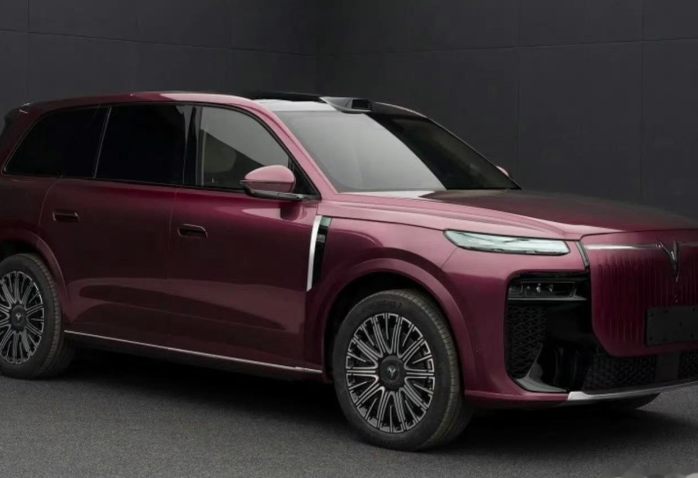 岚图泰山8实车曝光！岚图泰山8插电式混合动力SUV最大657马力