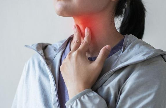 流感季喉咙痛就是感冒？2025年流感季症状鉴别全攻略