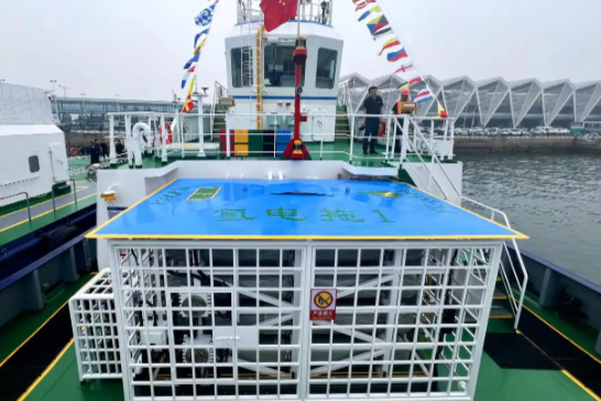 全国首艘氢电拖轮作业亮点多 山东青岛港引入全国首艘氢电拖轮 全国首艘氢电拖轮作业亮点多 山东青岛港引入全国首艘氢电拖轮