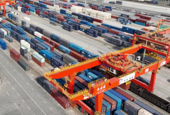 今年中欧班列“东通道”通行班列数量突破5000列 中欧班列“东通道”涵盖14个国家 今年中欧班列“东通道”通行班列数量突破5000列 中欧班列“东通道”涵盖14个国家