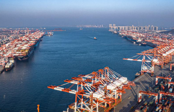 上海港提前突破5000万标箱 上海港全年吞吐量有望再创新高