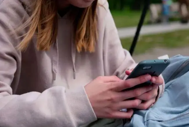 澳洲“断网令”今日上线：16岁以下青少年告别社交媒体时代？