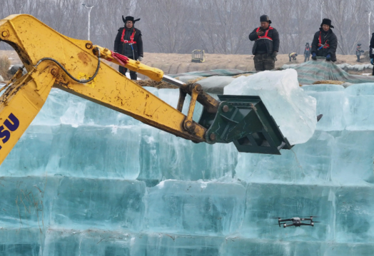哈尔滨冰雪大世界主塔已封顶 第二十七届哈尔滨冰雪大世界什么时候开放