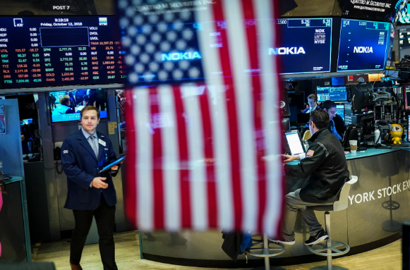 美股收盘:标普500逼近历史新高 标普500指数有望突破7000点大关 美股收盘:标普500逼近历史新高 标普500指数有望突破7000点大关