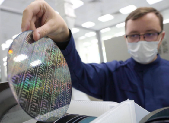 俄罗斯基于LoongArch架构开发Irtysh处理器 俄罗斯Irtysh处理器将首先面向服务器市场 