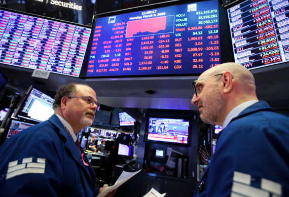 美股收盘:标普500逼近历史新高 标普500指数有望突破7000点大关 美股收盘:标普500逼近历史新高 标普500指数有望突破7000点大关