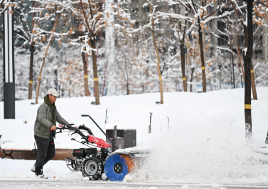 北京延庆、房山等区已飘起雪花 直击华北黄淮入冬最强雨雪现场 北京延庆、房山等区已飘起雪花 直击华北黄淮入冬最强雨雪现场