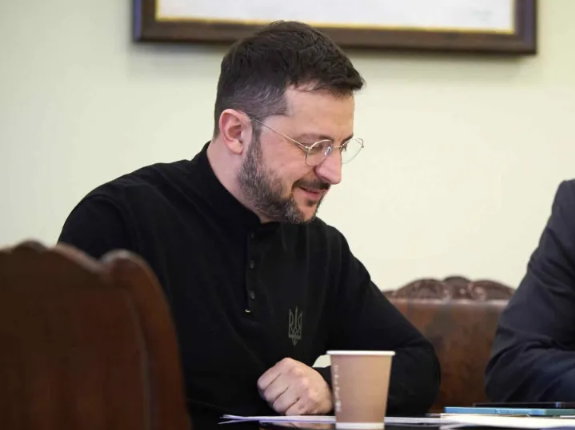 泽连斯基:认可战后乌保留80万军队 特朗普:只有泽连斯基不喜欢和平计划 泽连斯基:认可战后乌保留80万军队 特朗普:只有泽连斯基不喜欢和平计划