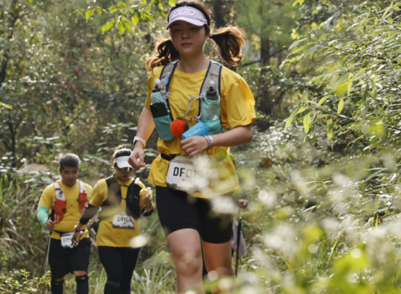 “跑马”的人都开始“跑山”了 越野跑成为2025年热度上升最快的运动之一 “跑马”的人都开始“跑山”了 越野跑成为2025年热度上升最快的运动之一