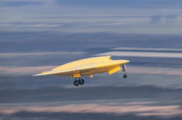 我国新型无人机彩虹-7成功首飞,全球顶级隐形无人机彩虹-7长啥样?