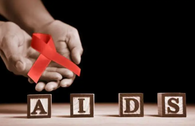 老年艾滋病感染人数持续上升，过了60岁后外出千万别碰这些