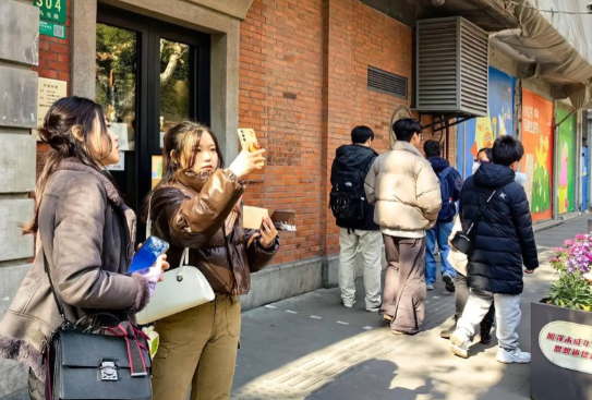 韩国年轻人流行周五下班来中国 中韩免签为两国民间交往注入了积极动力 韩国年轻人流行周五下班来中国 中韩免签为两国民间交往注入了积极动力