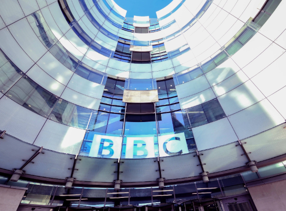 特朗普正式起诉BBC共索赔100亿美元 BBC就误导性剪辑向特朗普道歉但拒绝赔偿 特朗普正式起诉BBC共索赔100亿美元 BBC就误导性剪辑向特朗普道歉但拒绝赔偿