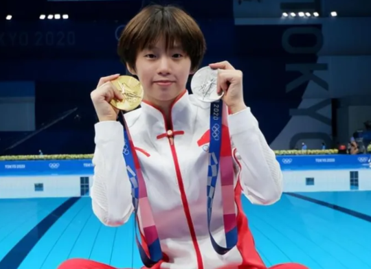 陈芋汐当选年度最佳女子跳水运动员 世界泳联公布2025年最佳跳水女运动员和男运动员 陈芋汐当选年度最佳女子跳水运动员 世界泳联公布2025年最佳跳水女运动员和男运动员