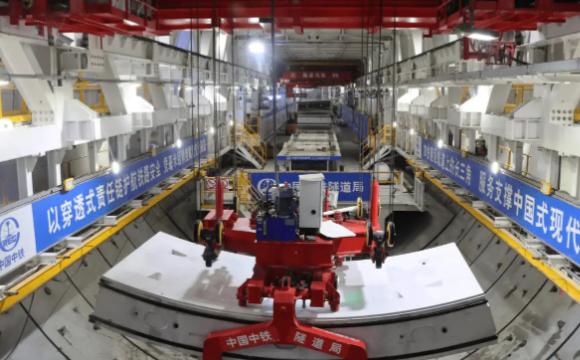 世界最大直径高铁盾构机领航号突破万米大关 我国自研盾构机领航号有哪些特点 世界最大直径高铁盾构机领航号突破万米大关 我国自研盾构机领航号有哪些特点