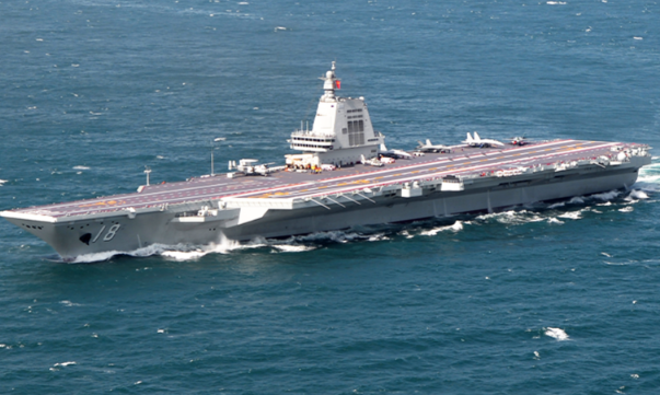 福建舰入列后首次通过台湾海峡 福建舰入列完成首次海上实兵训练任务