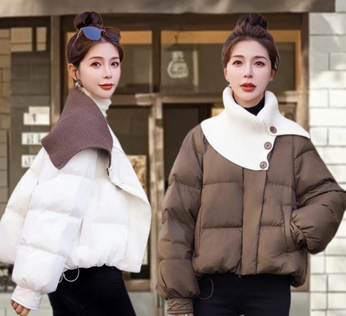 羽绒服叠穿毛衣保暖又时尚（羽绒服的冬日叠穿搭配2025）