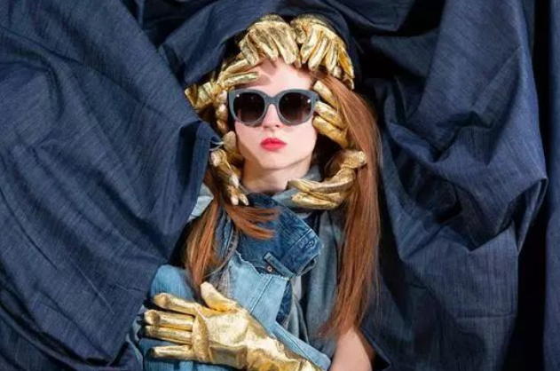 聚酯纤维成冬季衣物主力军,衣服的聚酯纤维等同于塑料瓶吗? 聚酯纤维成冬季衣物主力军,衣服的聚酯纤维等同于塑料瓶吗?